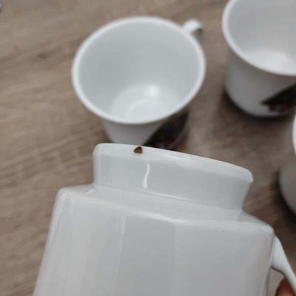 Trisa Stoneware Fine Porcelain Set of 4 Mugs Christmas Tree Festive - Picture 8 of 9